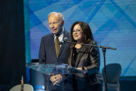 Anita Zucker and Senator Joseph Lieberman presenting at 84MVX Outlet - Portable Points d’entraînement pour les flèches Utilisation commerciale’s 98th annual Hanukkah Dinner.